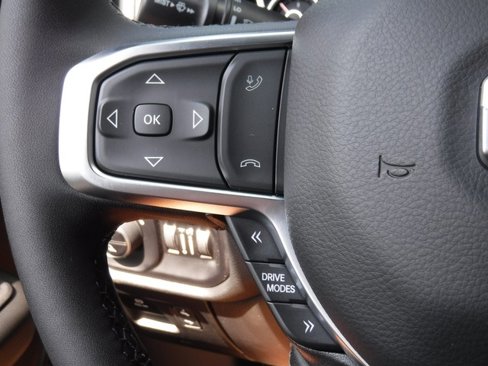 New 2026 RAM 1500 4x4 Crew Cab image 33