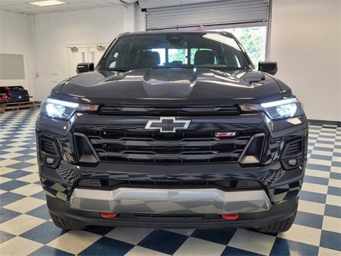 Used 2024 Chevrolet Colorado Z71 w/ Z71 Convenience Package 2 image 2