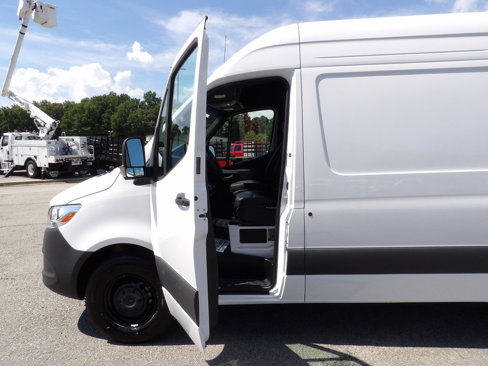 Used 2025 Mercedes-Benz Sprinter 2500 image 13