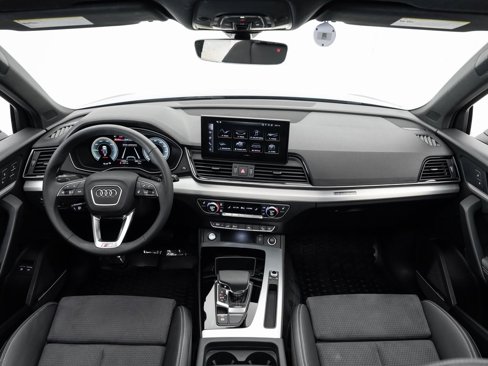 Used 2024 Audi Q5 e Premium Plus w/ Premium Plus Package image 19