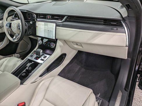 Used 2025 Jaguar F-PACE R-Dynamic S image 25