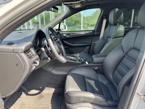 Used 2025 Porsche Macan GTS image 28