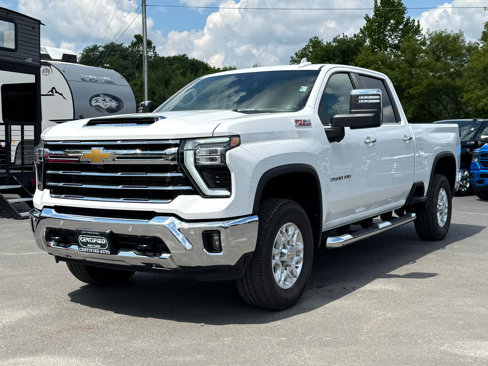 Used 2025 Chevrolet Silverado 3500 LTZ w/ LTZ Plus Package image 3