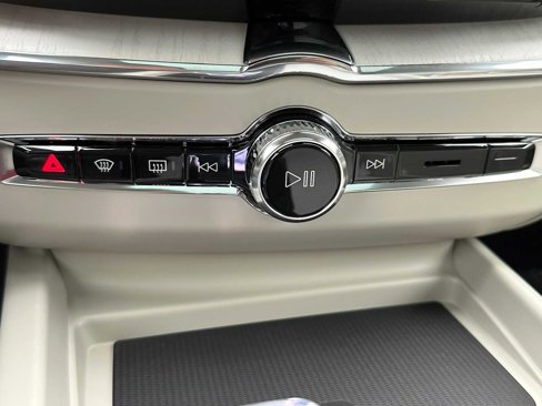 New 2026 Volvo XC60 B5 Ultra w/ Protection Package image 41