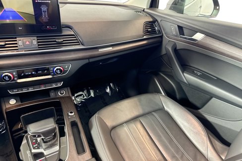 Used 2021 Audi Q5 Premium image 22