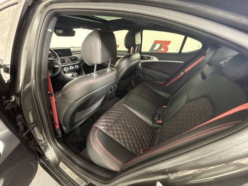 Used 2022 Genesis G70 3.3T image 45