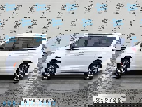 New 2026 Chrysler Pacifica Select image 8