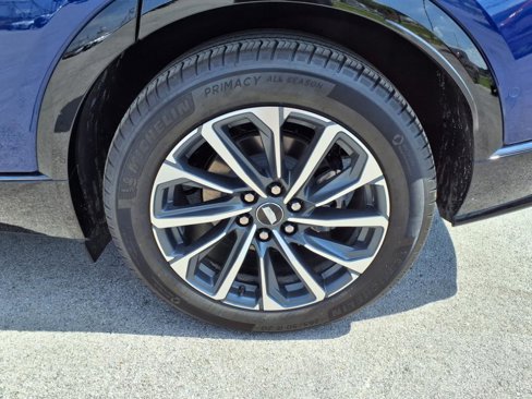 Used 2025 Cadillac Lyriq Sport image 34