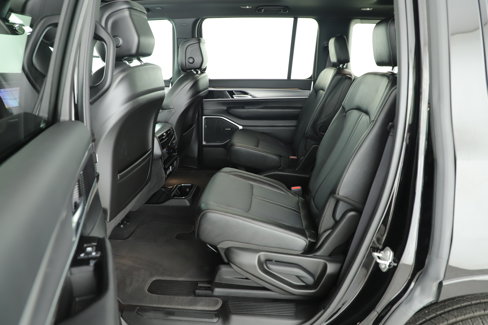 Used 2024 Jeep Wagoneer Series II image 13