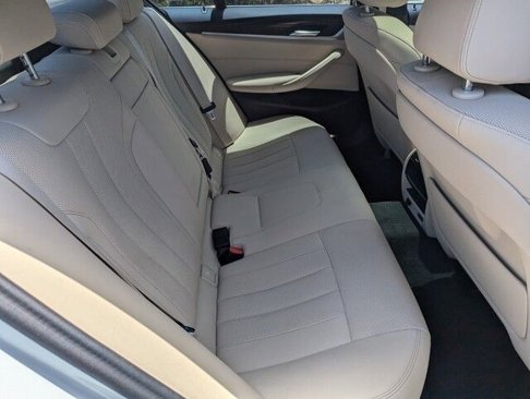 Used 2023 BMW 530e w/ Convenience Package image 27