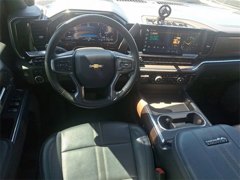 Used 2024 Chevrolet Silverado 2500 High Country w/ High Country Premium Package image 11