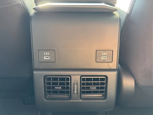 New 2025 Subaru Solterra Premium image 7