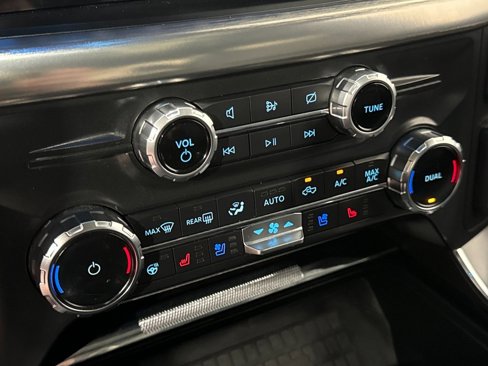 Used 2022 Ford F150 Lariat w/ Equipment Group 502A High image 36