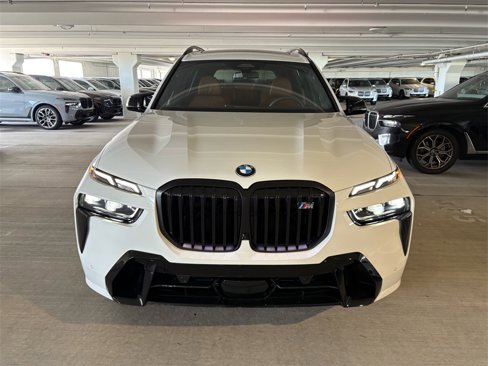 New 2026 BMW X7 M60i w/ Executive Package image 2