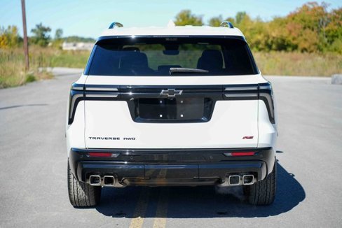 Used 2024 Chevrolet Traverse RS image 6