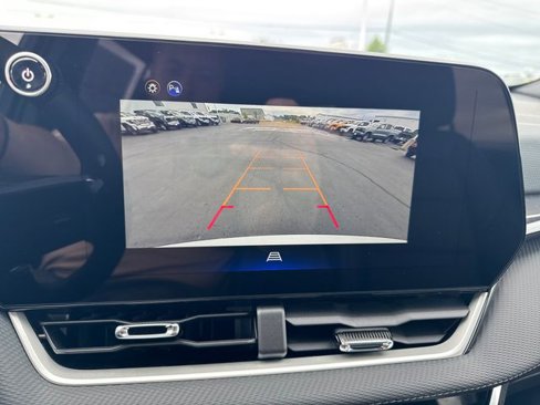 New 2026 Chevrolet Equinox LT w/ Convenience Package II image 23