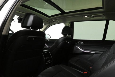 Used 2025 BMW X7 xDrive40i w/ Premium Package image 32