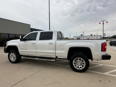 Used 2018 GMC Sierra 2500 Denali w/ Duramax Plus Package image 10
