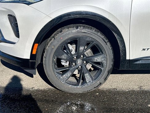 New 2025 Buick Envision Sport Touring image 12