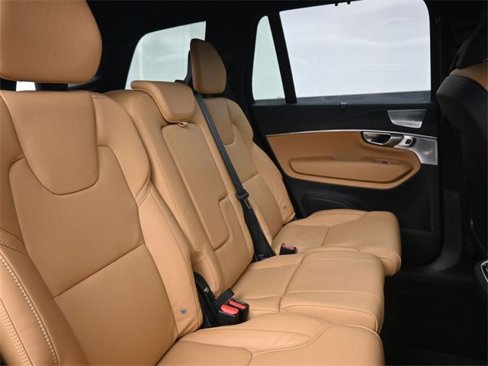 Used 2024 Volvo XC90 B6 Ultimate w/ Lounge Package image 34