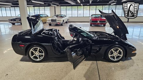 Used 2000 Chevrolet Corvette Convertible w/ Memory Pkg image 23