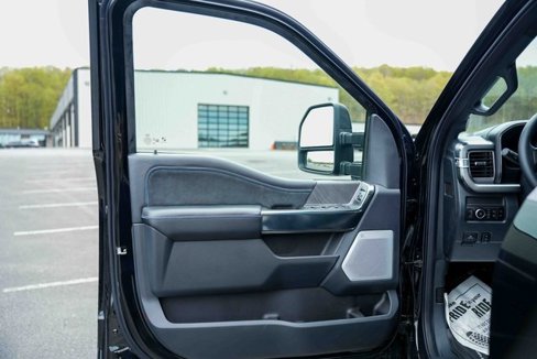 Used 2025 Ford F450 Platinum w/ FX4 Off-Road Package image 15