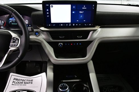 Used 2025 Ford Explorer Active w/ Active Comfort Package image 26