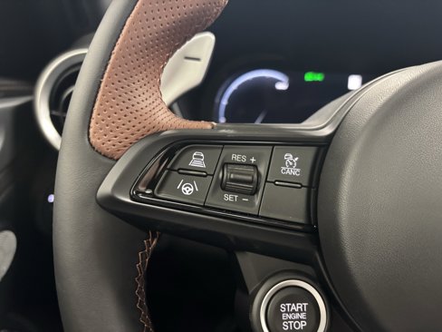 New 2025 Alfa Romeo Giulia AWD w/ Driving Assist Package image 24