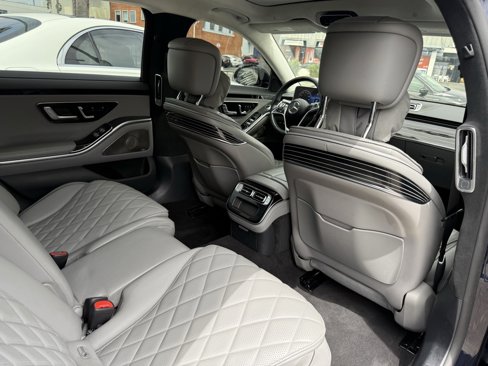 Used 2022 Mercedes-Benz S 500 4MATIC w/ AMG Line Package image 13