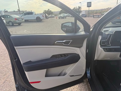 Used 2024 Kia Sportage EX image 9