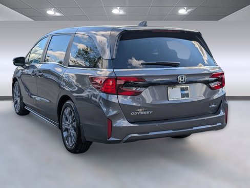 New 2026 Honda Odyssey Touring image 3