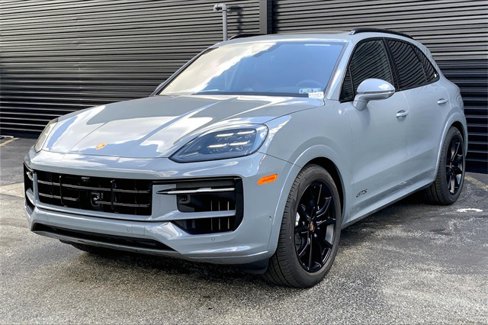 New 2026 Porsche Cayenne GTS image 1