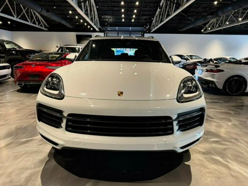 Used 2022 Porsche Cayenne w/ Premium Package image 8