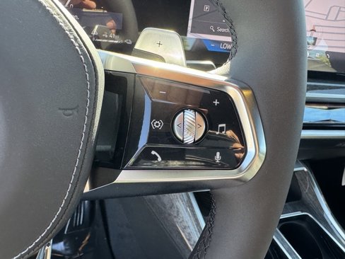 New 2026 BMW 750e xDrive image 19