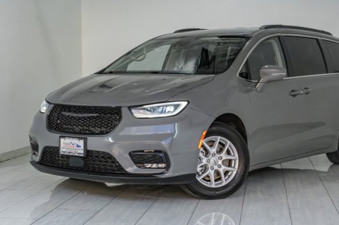 Used 2022 Chrysler Pacifica Touring-L image 45