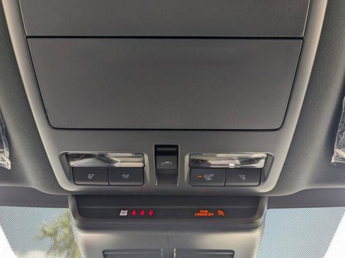 New 2025 MAZDA CX-70 Plug-In Hybrid w/ Premium Plus image 26