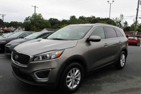Used 2018 Kia Sorento LX image 1