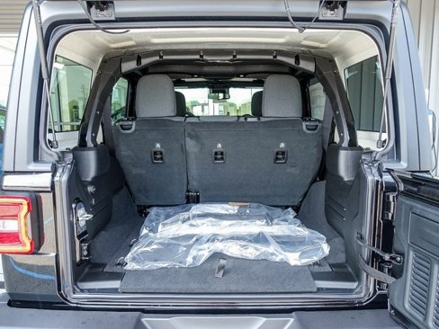 New 2025 Jeep Wrangler Unlimited Rubicon image 25