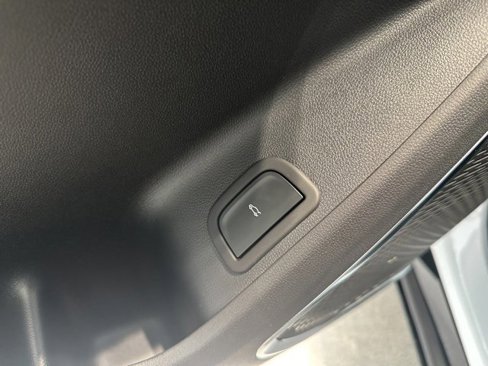 New 2026 Chevrolet Traverse RS w/ LPO, Floor Liner Package image 11