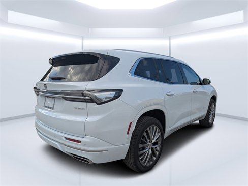 Used 2026 Buick Enclave Avenir image 4