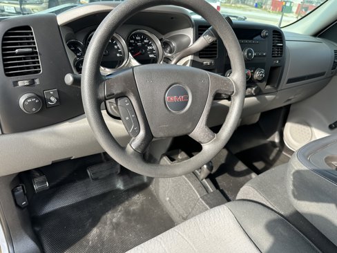 Used 2007 GMC Sierra 2500 W/T w/ Snow Plow Prep Package image 10