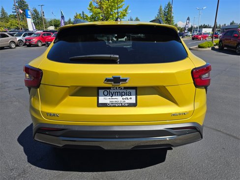 Used 2025 Chevrolet Trax ACTIV w/ Driver Confidence Package image 5