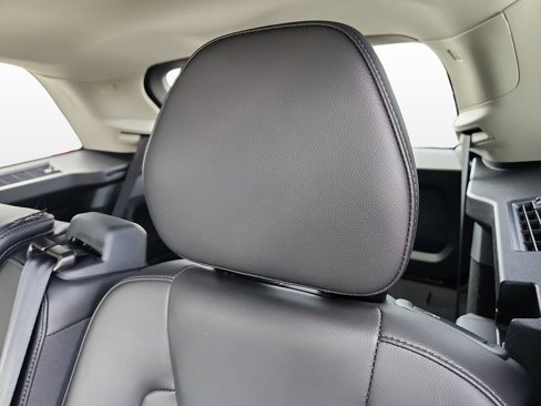 Certified 2025 Volvo XC90 B5 Core image 23