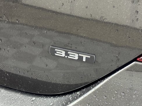 Used 2022 Genesis G70 3.3T image 10