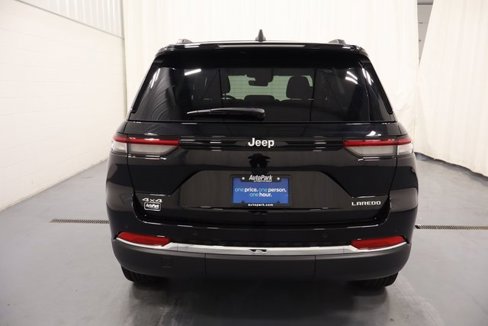 New 2025 Jeep Grand Cherokee Laredo image 7