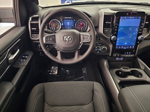 New 2026 RAM 1500 4x4 Crew Cab image 17