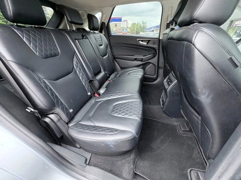 Used 2023 Ford Edge Titanium image 19