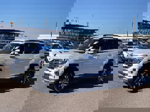 New 2026 Volkswagen Atlas SE image 4