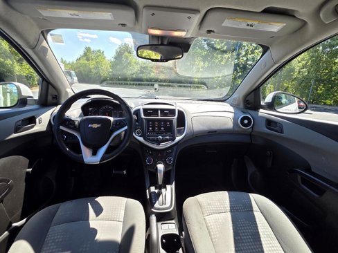 Used 2020 Chevrolet Sonic LT image 29