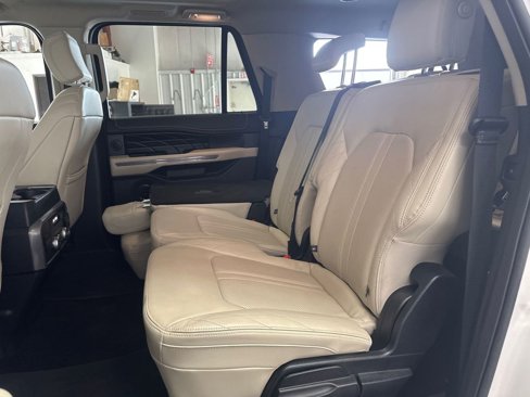 Used 2018 Ford Expedition Max Platinum image 18